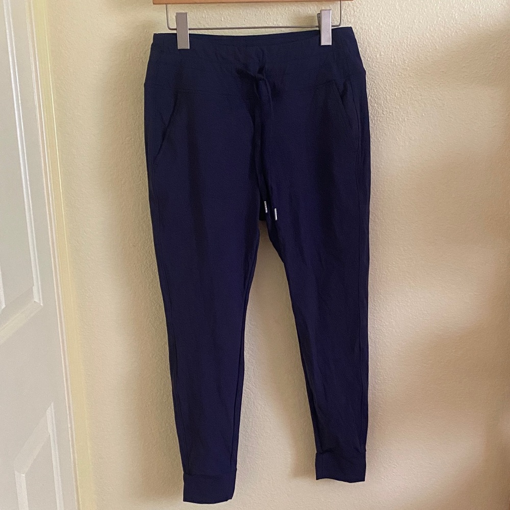 NWOT HALARA Navy Leggings, Size PL